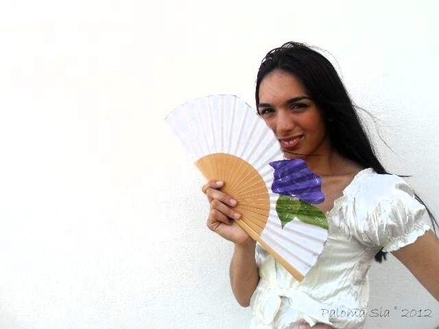 Hand-painted fan. Purple rose. W
