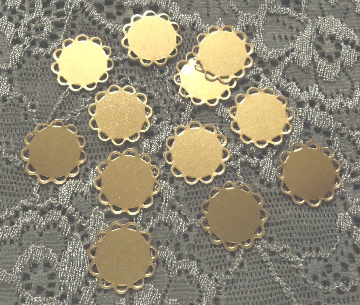 11mm Round flat brass lace edge settings flat cab bases connectors
