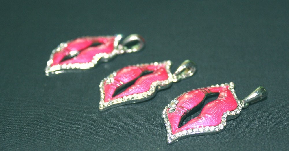 Rhinestone Enameled Hot Pink Lip Pendant