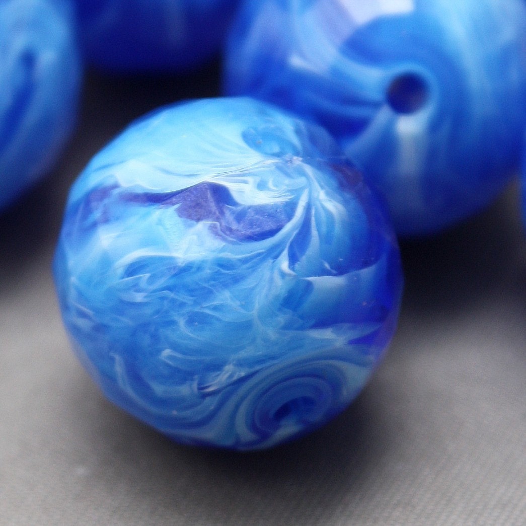 6 Vintage Faceted Blue White Marbled Faceted Round Beads 17mm