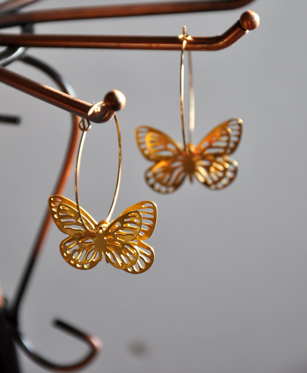 Warrings with butterflies- Gold Filled Hoops with 3D Butterflies