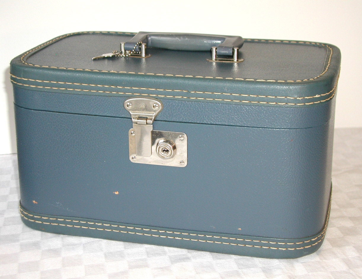 Vintage SLATE BLUE Train Case Weekender & KEY
