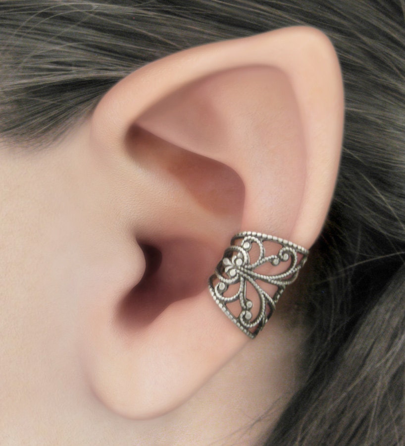 Soft Whispers - Silver Filigree Ear Cuff
