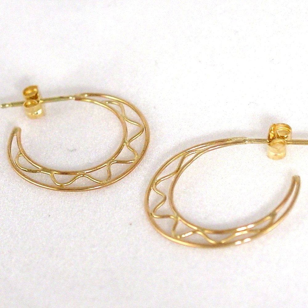 Wavy 14ky Gold Hoop Earrings