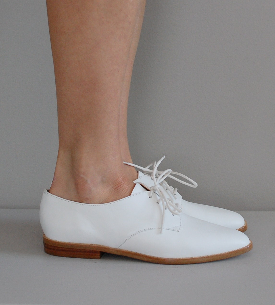 white leather oxfords / 80s oxfords / white oxfords