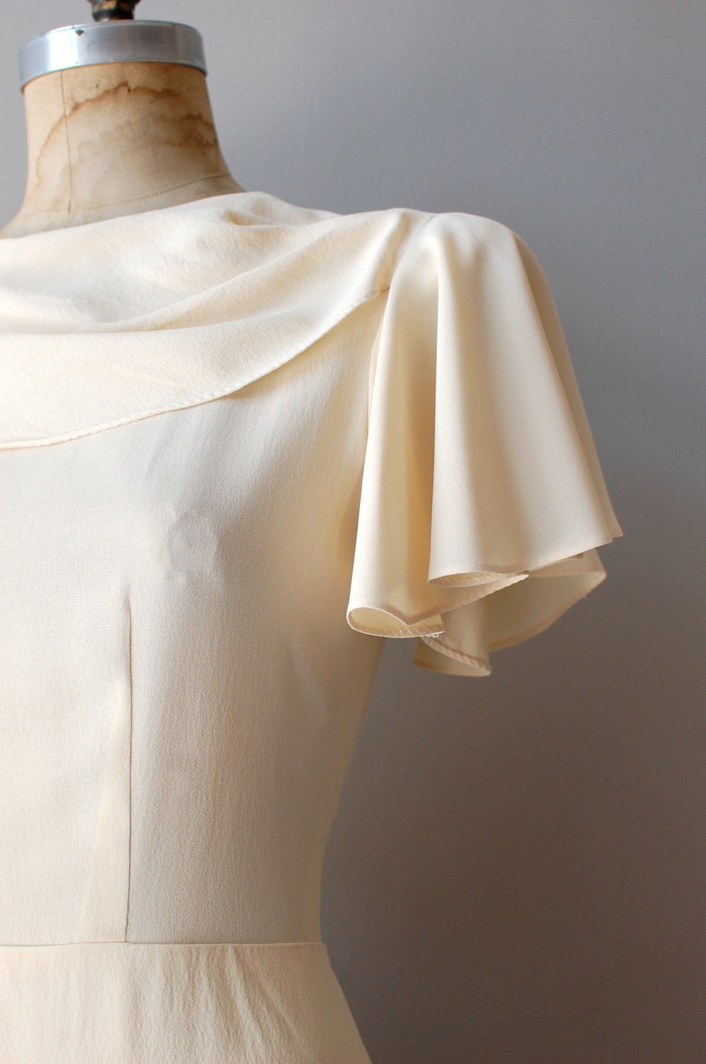 1940s dress / cream 40s dress / Glissando dress