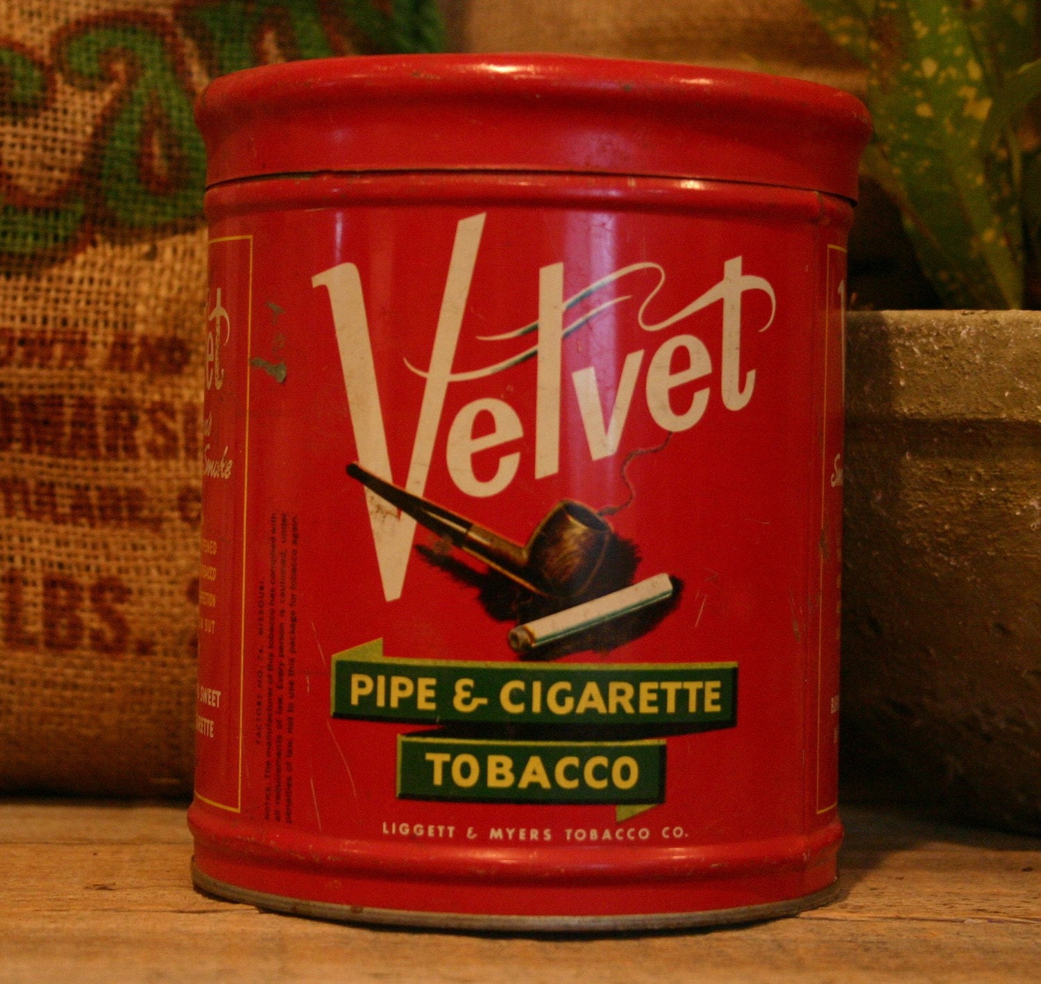 CANDLE Unique Hand-Poured Soy Wax Candle in Vintage Red VELVET Pipe & Cigar Tobacco Can GREAT Gift Antique Primative CollectableTin