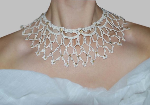 Delicate Linen Lace Necklace. Amanda.