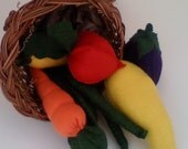 Felt food horn of plenty, felt play food, felt vegetables, felt carrot, felt squash, felt radish