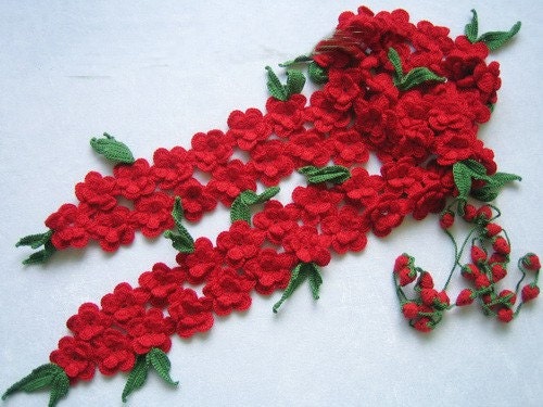 Hand-crochet double line red flower wool scarf with green leaves