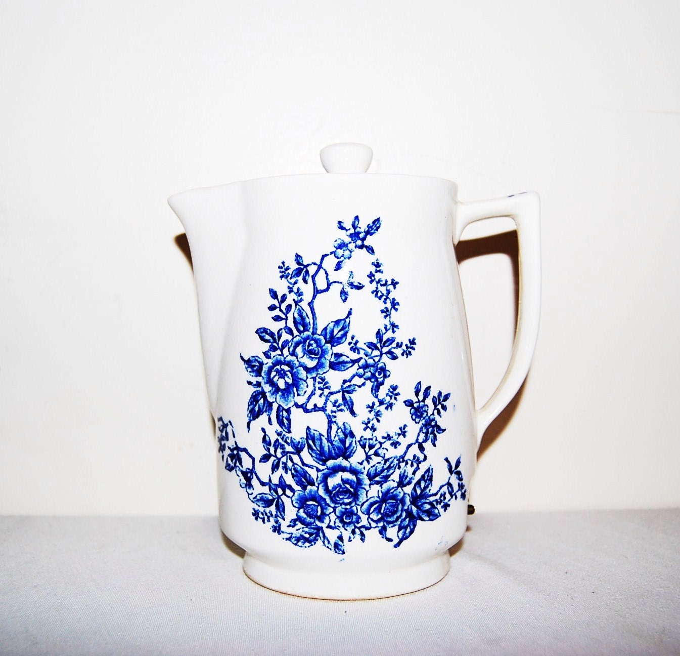 McCoy Blue Rose Electric Pot