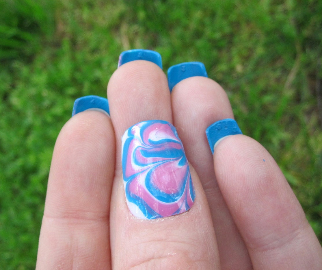 Bubble Gum Pink Blue & White Marbled Nail Art - Set of 24 Artificial Nails - Ready to Ship