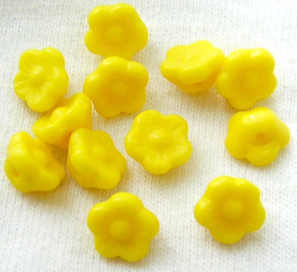 Czech Glass Flower Buttons - Set 12 Realistic Yellow Glass Flower Buttons - Dimi Doll Size 7mm