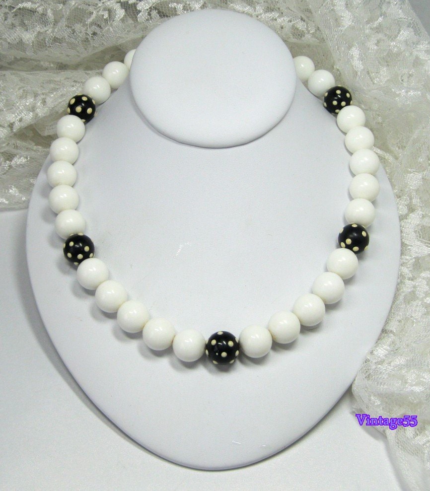 Vintage Necklace Beaded White Black  poka dots Madmen