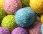 2CM Felt Balls/60-Piece - Springy Mix