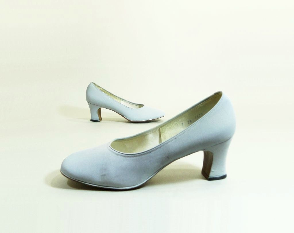 Vintage Shoes 60s Deadstock Ice Blue Bridal Wedding Shoes Chunky Heel Pump Size 7