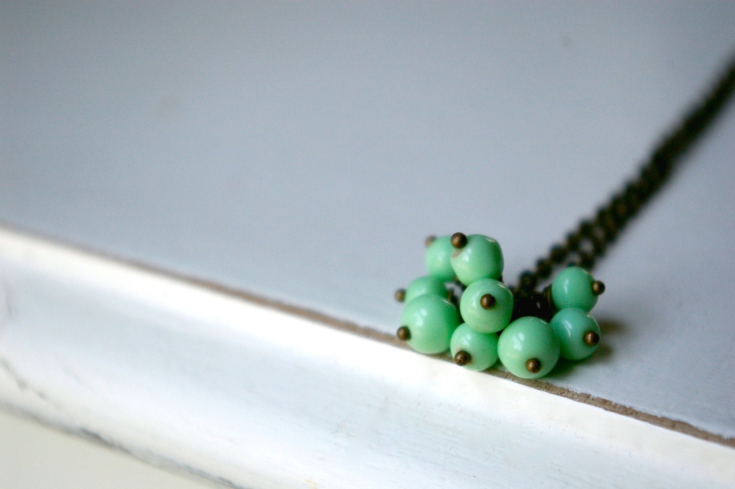 minty necklace. vintage mint green glass beads on antiqued bronze.
