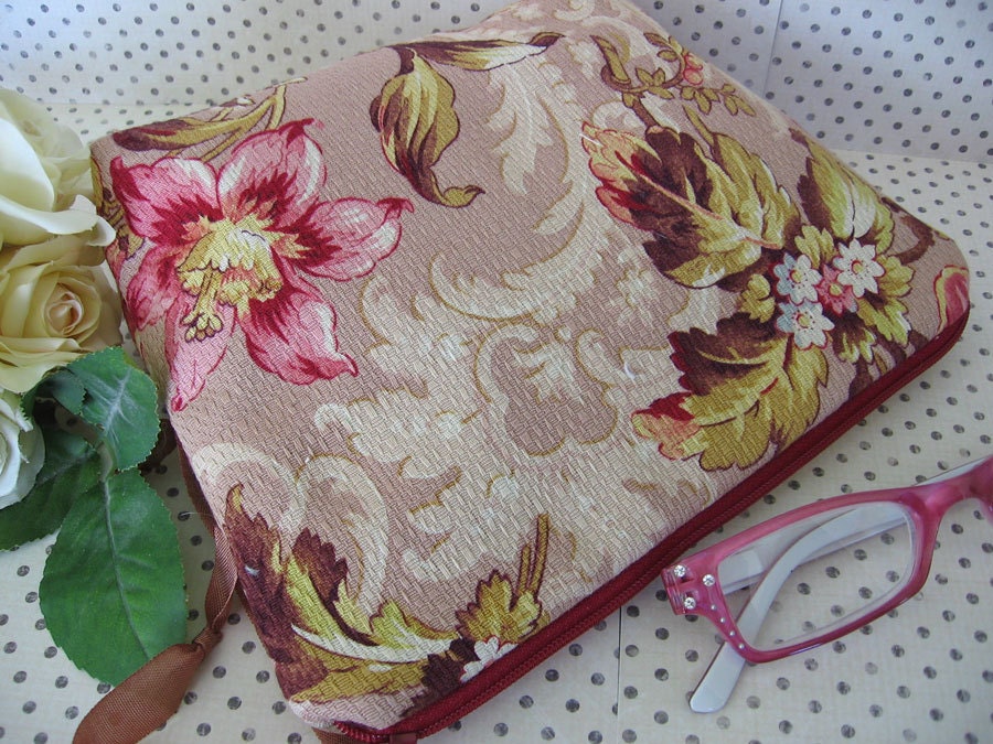 Zipper Bag /  cosmetic bag / Romantic Bark cloth / make up Bag  handmade by Needfulwishes