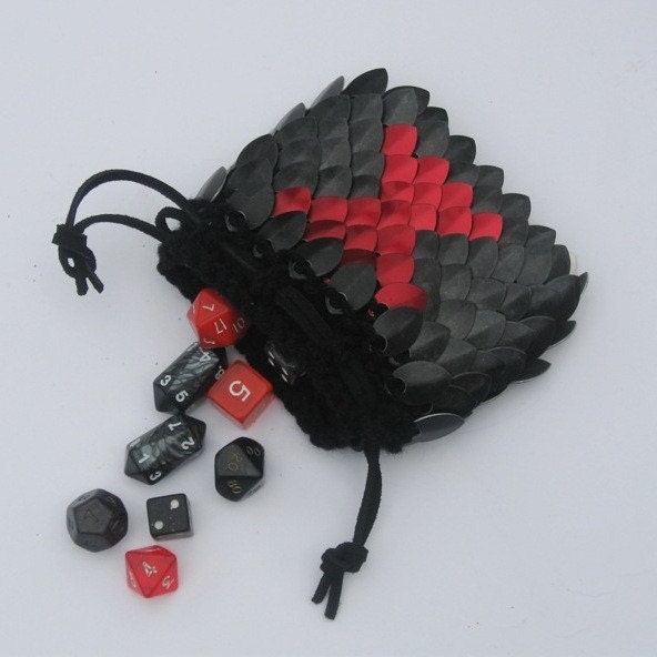 Scale Armor Dice Bag Black Widow knitted Dragonhide