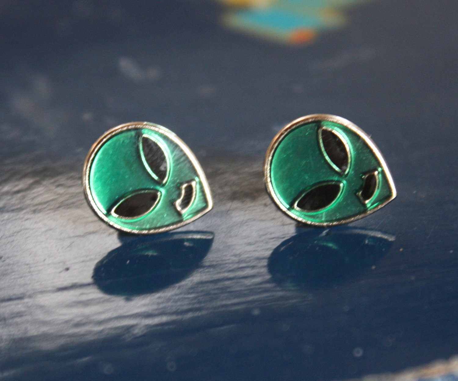 VTG 90s Green Alien Head Stud Earrings