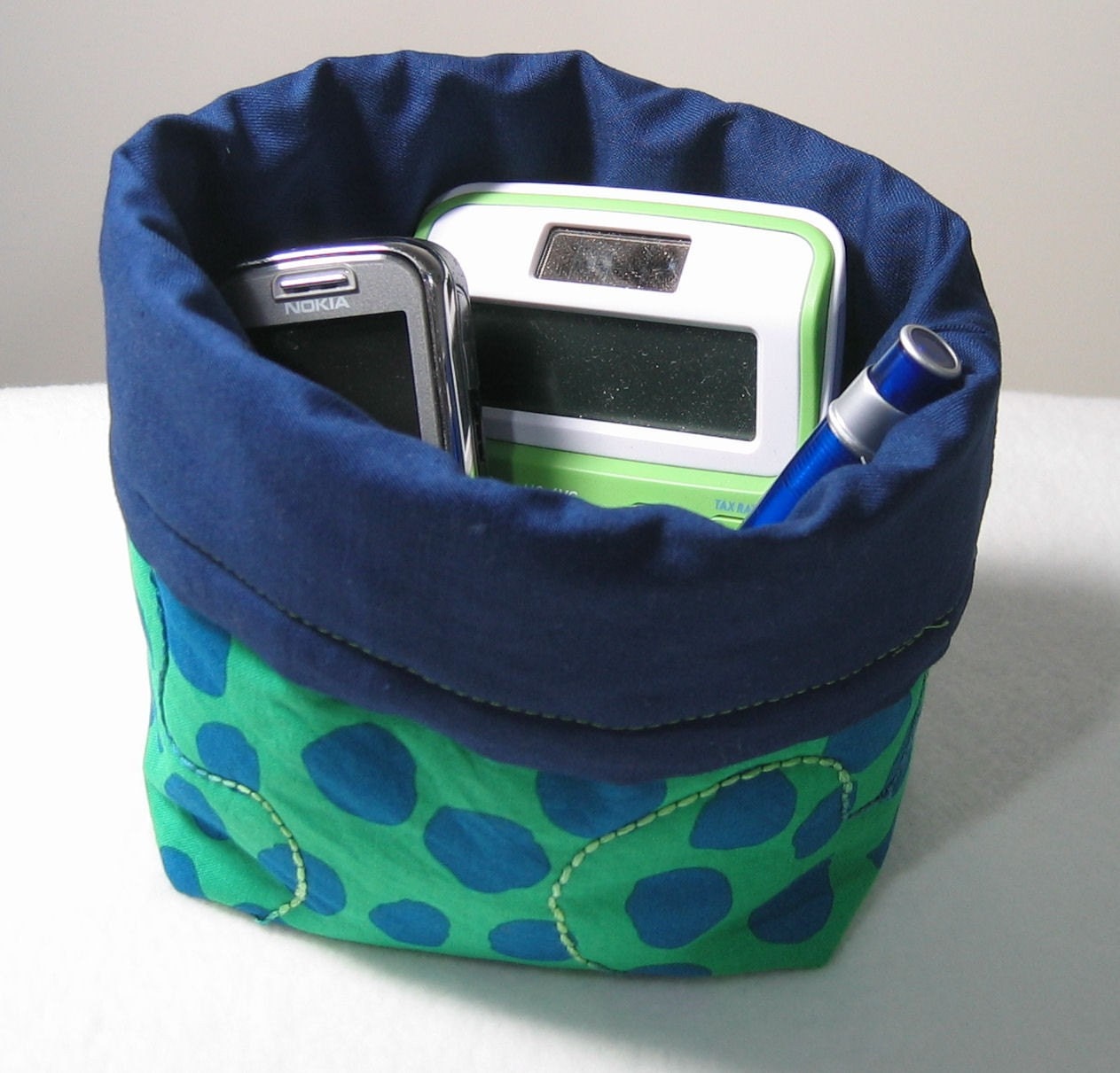 Mini bag -- Kaffe Fassett blue dots on green