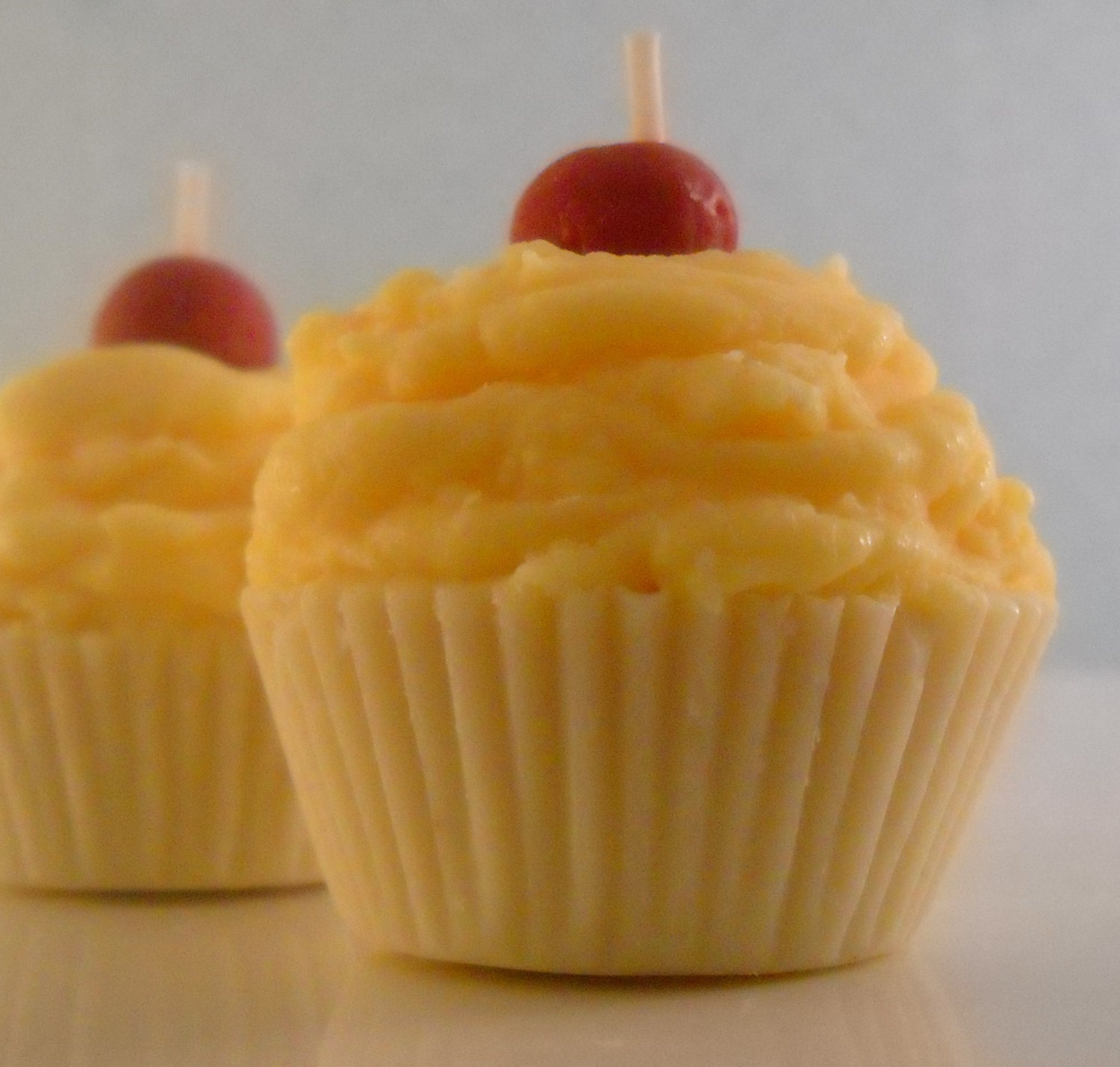 Set of 4 Mini Cupcake Candles..Lemon Meringue Scented.. Soy Wax