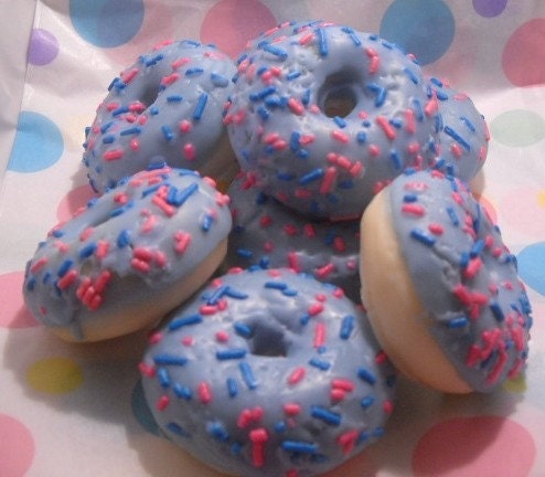 8 Blueberry Cheesecake scented donut tart melts..made with soy wax