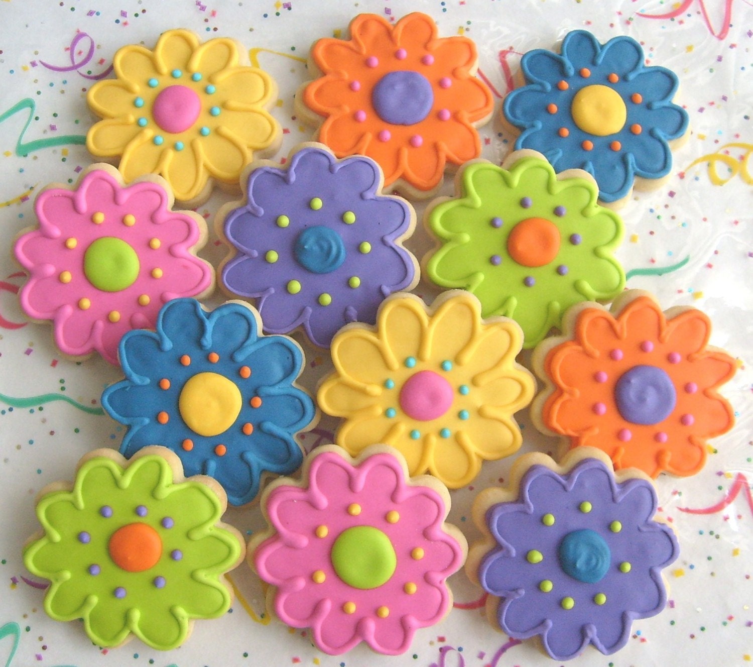 Medium Daisy Cookies - Daisy Decorated Cookies - Flower Cookies - Daisy Cookies - Favors - 1 Dozen