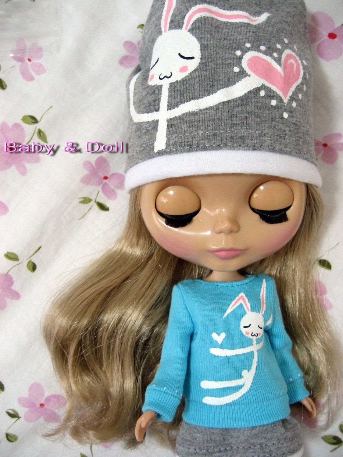 SALE - Blythe Shy Rabbit Outfit - love