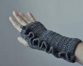 Frilly Fingerless Gloves