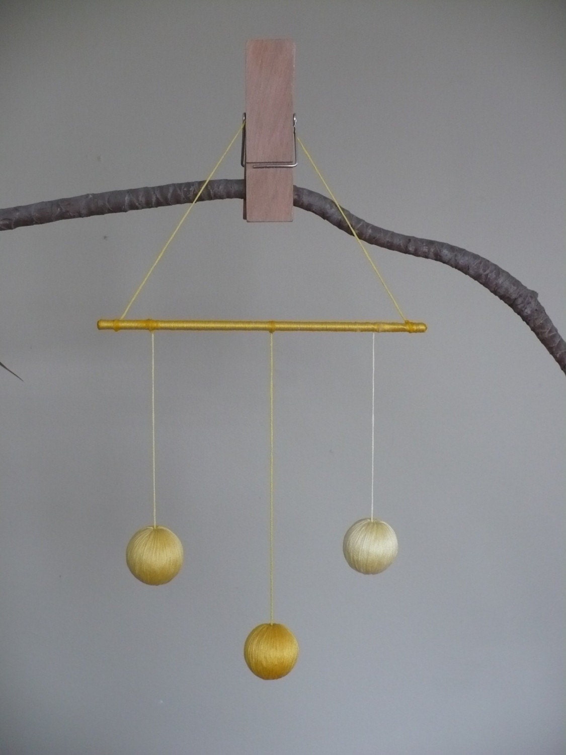 The Gobbi - Montessori Baby Mobile (yellow, 3 spheres)