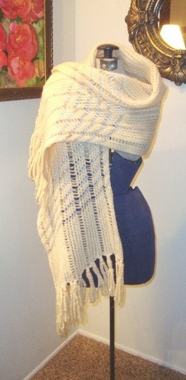 CHUNKY URBAN  SPARKLY CROCHET  VTG  OOAK FRINGE SCARF  cream n silver