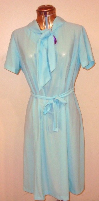 Elite TIFFANYS Aqua Blue...cool 70s Ascot Tie ....Hipster...Work n Play DRESS