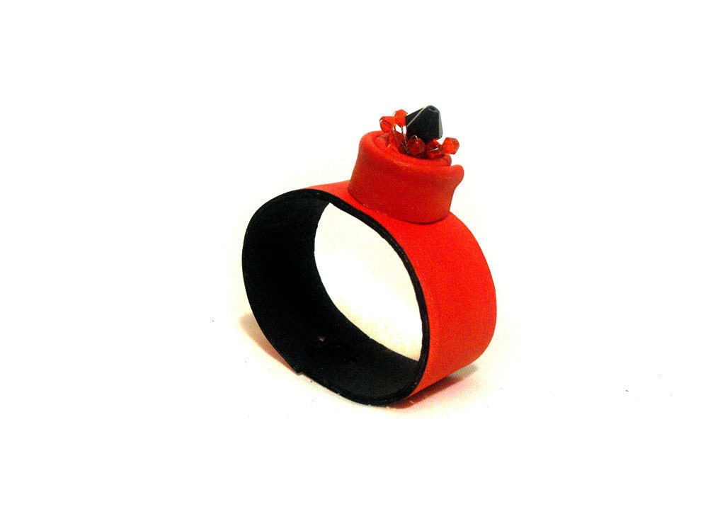 Fashion red leather bracelet with beads - julishland