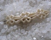 Vintage barrette white row of flowers