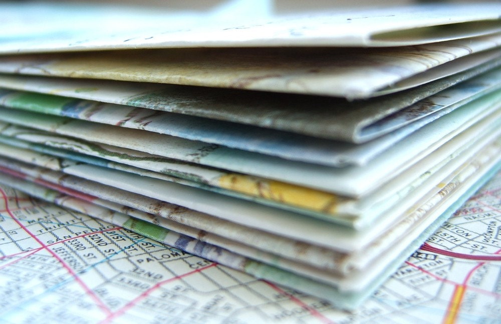 EaRTH FRieNDLY ReCYCLeD ENVeLoPeS . HaNDMaDe with LoVe .
