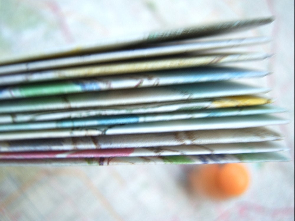 EaRTH FRieNDLY ReCYCLeD ENVeLoPeS . HaNDMaDe with LoVe .