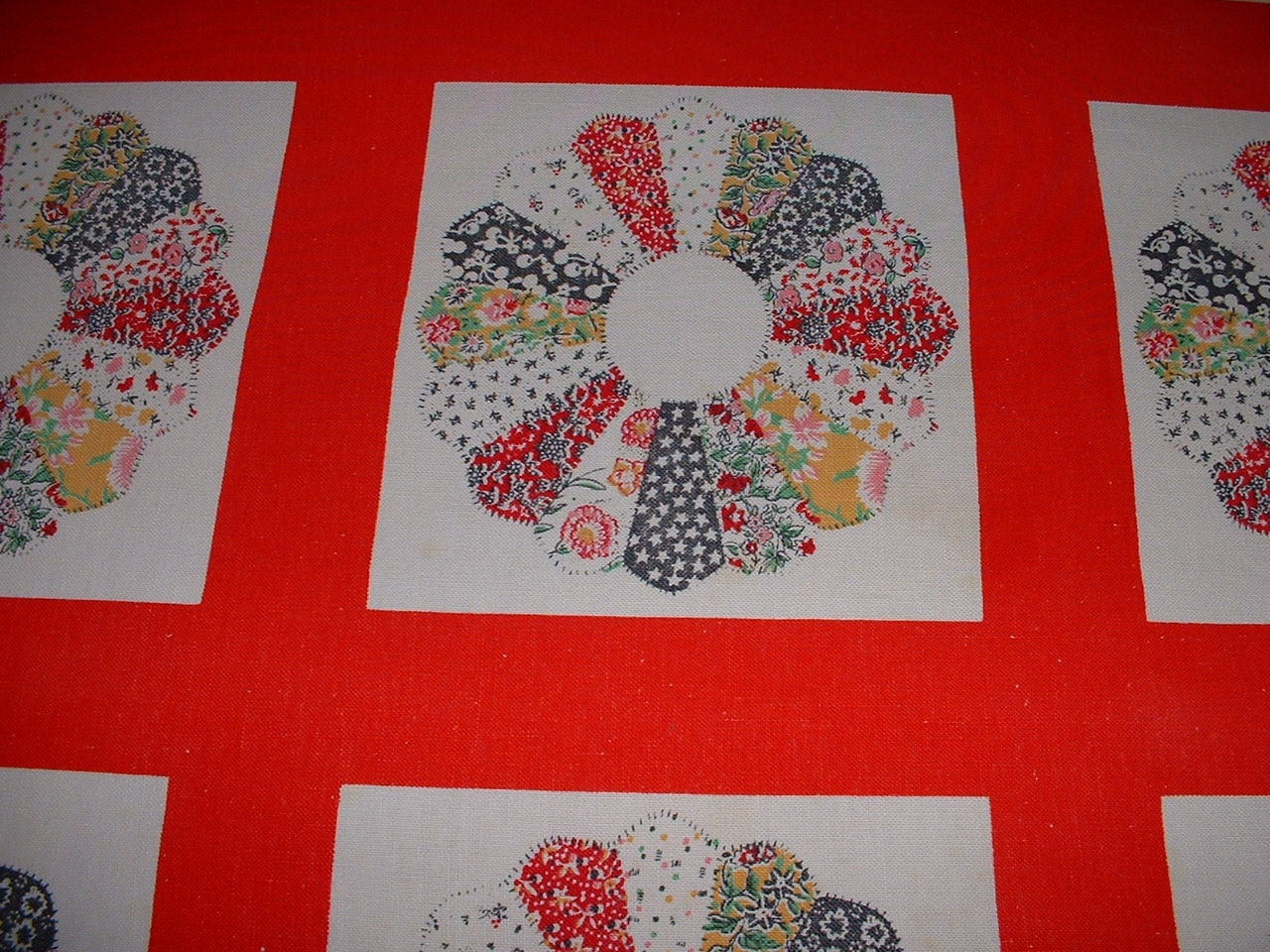 Vintage Round Quilt Design Red White Tablecloth 65"