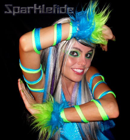 Fabric Wraps with Furry Cuffs Blue/Green