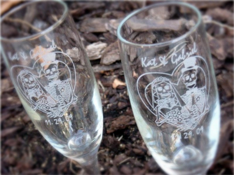 Skeletons Dia de los Muertos- Engraved Wedding Glass Toasting Flutes