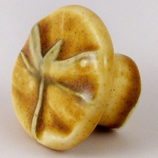 Dragonfly Drawer Pull and Cabinet Knob - Creamy Caramel