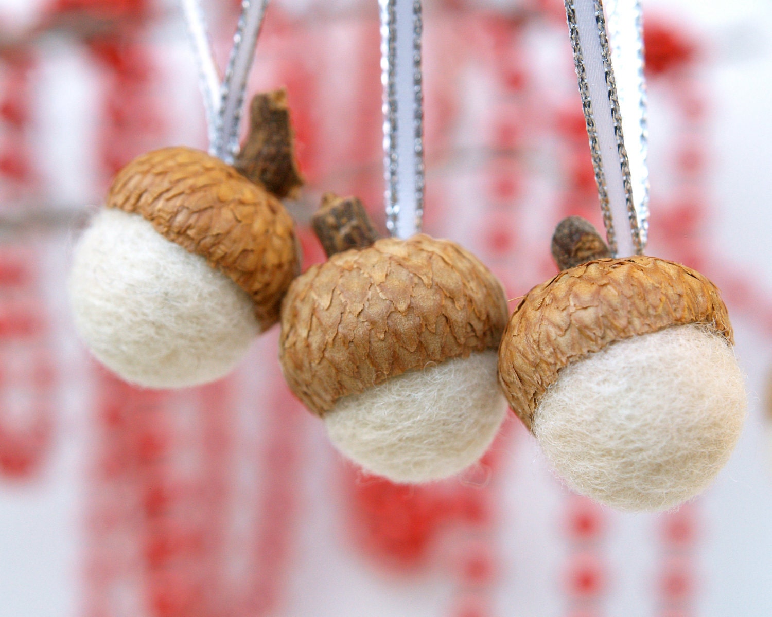 Needle Felted Acorns White Ornaments Wool Decorations, Home Decor wedding favor Baby Shower snow winter yule Christmas 10