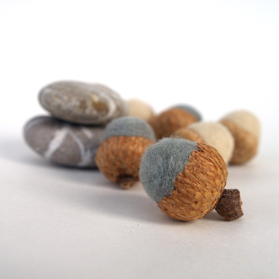 Needle Felted Acorns, 6 Wool Home Decor Gray White Handmade Waldorf Woodland Natural Nature Autumn Fall Thanksgiving Country Rustic