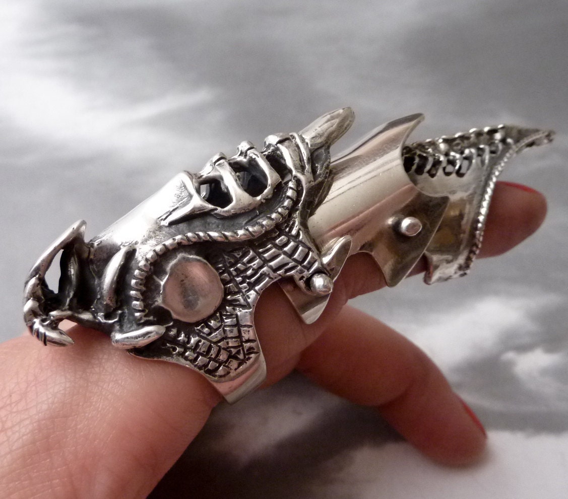 SALE --- Massive Vintage Sterling Size 8 Heavy Metal Articulating Claw Ring