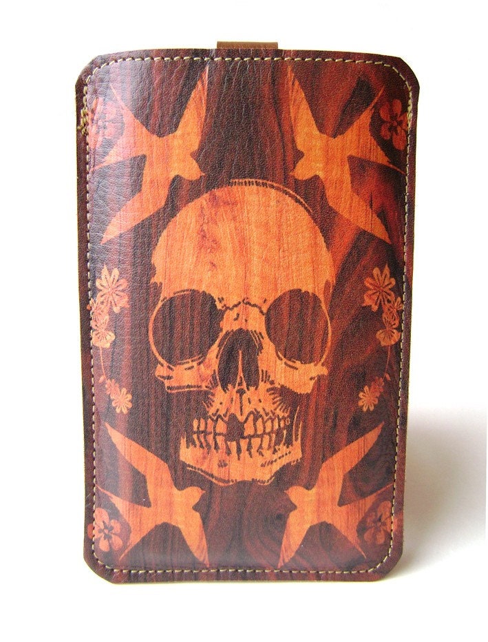 Leather iPhone/iTouch/HTC (Desire/Mozart) Case - Skull on wood