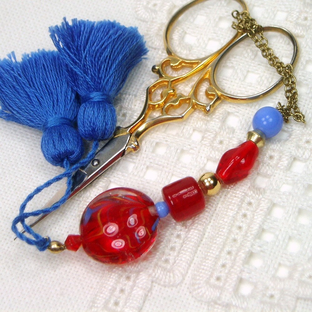 Scissor Fob Beaded Quilting  Sewing Cross Stitch Needlepoint Bright Red Blue
