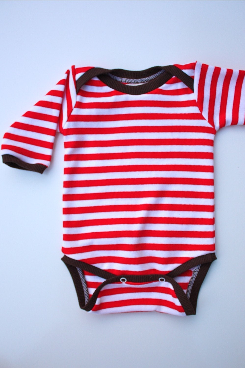 Newborn Red Striped Baby Onesie and Hat Set by ZaaBerry on Etsy