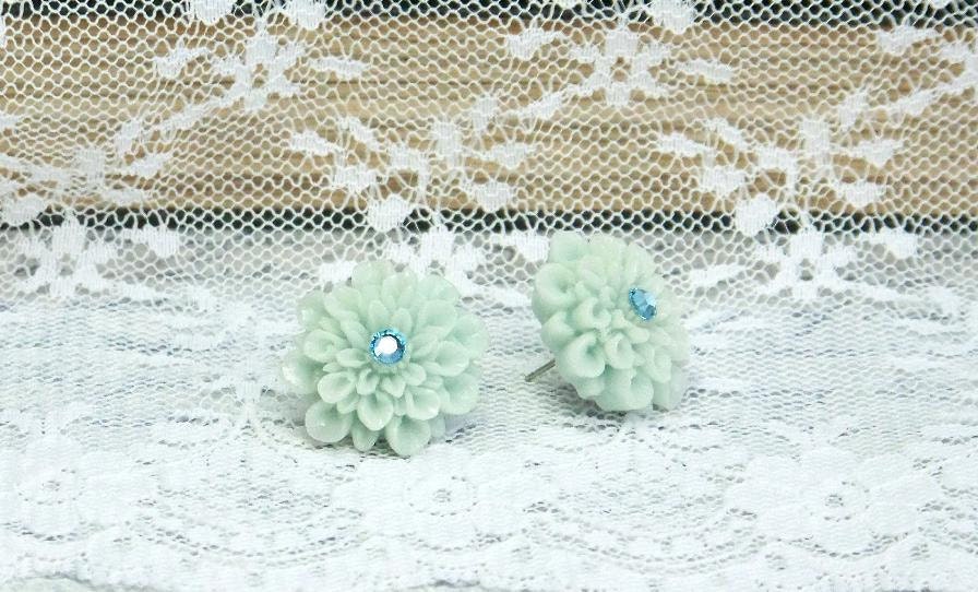 Mum Earrings, Blue Mum Earrings, Mum Stud Earrings, Mum Post Earrings, Flower Stud Earrings