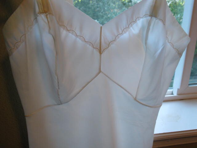 size small vintage white slip womans clothing