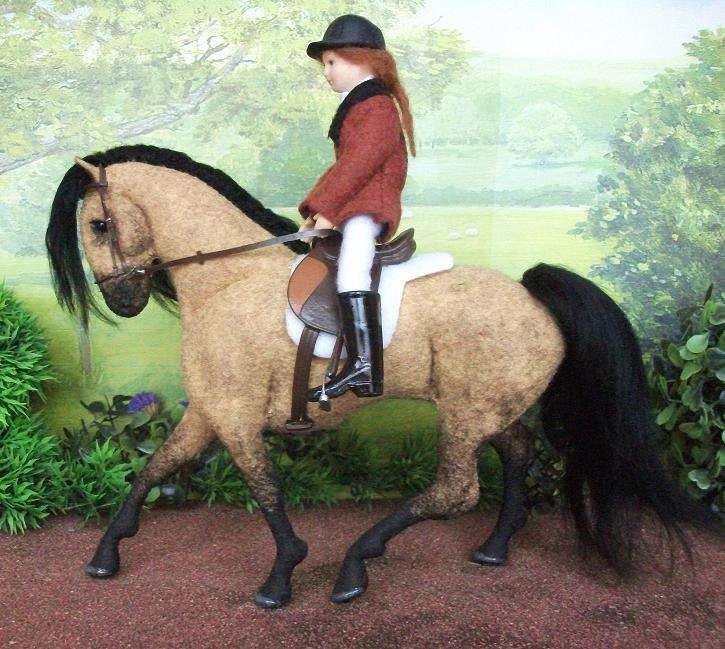 OOAK wool Felt fabric model horse 'Jenaveve'